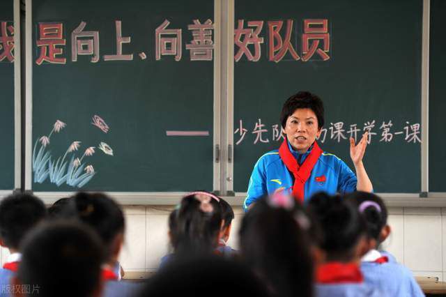 一个小例子：根据一些人的说法，我们晋级到欧联决赛是非常轻松的事情。